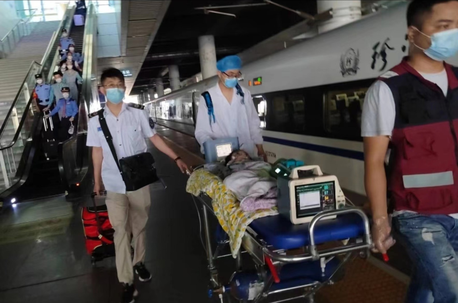 沽源县高铁转运公司